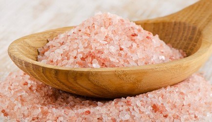 La sal rosa del Himalaya llena de propiedades beneficiosas